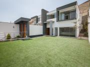 Casa En Venta En La Urb. El Sol De La Molina, Et. 3