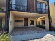 CASA EN VENTA EN LA VALENCIANA