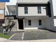 CASA EN VENTA EN LA VISTA, RECAMARA EN PB, ROOF GARDEN,...