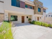 Casa en Venta en La Vista Residencial, 3 Recamaras, 3.5...