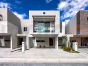 CASA EN VENTA EN LA VISTA RESIDENCIAL EN CONDOMINIO...