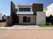 CASA EN VENTA EN LA VISTA RESIDENCIAL, QUERETARO