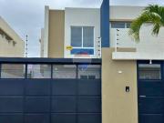 Casa en venta en la zona sur de manta