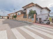 Casa en Venta en La Zubia