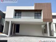 CASA EN VENTA EN LADERAS ABEDUL