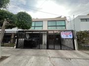 CASA EN VENTA EN LADRON DE GUEVARA