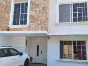 CASA EN VENTA EN LAGOS DEL RIO.URGE VENDER! PRECIO A LA BAJA