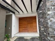 Casa en Venta en Lagos del Sol | Alberca, Jard?n y...