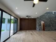 Casa en Venta en Lagos del Sol | Alberca, Jardín y...