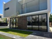 Casa en Venta en Lagos del Sol Canc?n en Lote Esquinero...