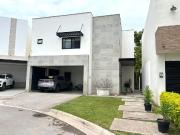 Casa en Venta en Las Acacias, Torreón con Amplias...