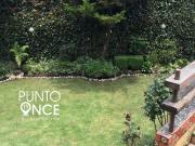 Casa en venta en Las Águilas con alberca y jardín