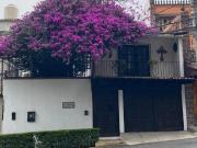 Casa en Venta en Las Águilas con Uso de Suelo Comercial...