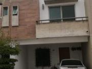 Casa en Venta en Las Brisas a unas cuadraras del ITESO,...