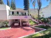 CASA EN VENTA EN LAS CAÑADAS