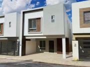 Casa en venta en Las Maravillas, al oriente de Saltillo