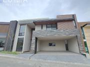 CASA EN VENTA EN LAS MISIONES, SANTIAGO