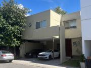 CASA EN VENTA EN LAS MONTAÑAS