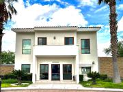 CASA EN VENTA EN LAS PLAZAS TERRENO 738 M2