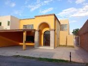 CASA EN VENTA EN LAS QUINTAS