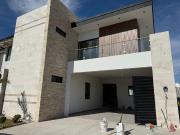 Casa en. Venta en Las Viñas