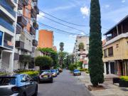 casa en venta en laureles. Cod V214495