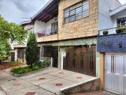 casa en venta en laureles, nogal. Cod V4596