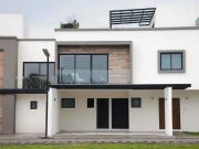 Casa en venta en Llano Grande El Salitre, Metepec, México