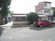 casa en venta en lleras restrepo. Cod V14937