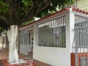 casa en venta en lleras restrepo. Cod V2469