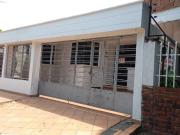 casa en venta en lleras restrepo. Cod V2472