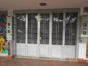 casa en venta en lleras restrepo. Cod V48