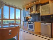 Casa en venta en Logroño, Avenida Madrid. Chalet...