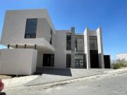 CASA EN VENTA EN LOMA BONITA