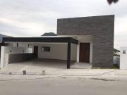 Casa en venta en Loma Bonita, Cancún, Nuevo León