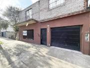 Casa en venta en Loma Hermosa mas local o departamento,...