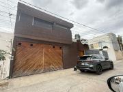 Casa en Venta en Loma Verde