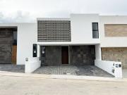 CASA EN VENTA EN LOMALTA, TRES MARÍAS