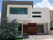 CASA EN VENTA EN LOMALTA TRES MARIAS MORELIA