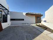 CASA EN VENTA EN LOMALTA TRES MARÍAS ¡UNA PLANTA!