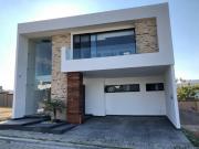 Casa en venta en Lomas de Agelópolis II, Zona Azul!