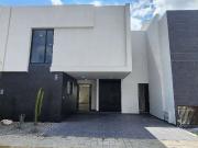 CASA EN VENTA EN LOMAS DE ANGELÓPOIS
