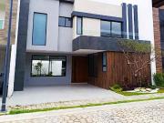 VENTA DE CASA EN LOMAS DE ANGELOPOLIS, PUEBLA MODERNA Y...