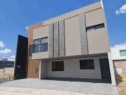 Casa en Venta en Lomas de Angelópolis 2 Zona Azul,...