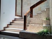 CASA EN VENTA EN LOMAS DE ANGELOPOLIS, 300 MTS, AMPLIOS...