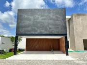 Casa en Venta en Lomas de Angelópolis– 3 Niveles con...