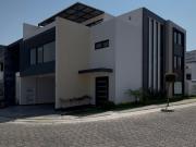 Casa en venta en Lomas de Angelopolis en esquina,...