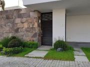 Casa en venta en Lomas de Angelópolis I con habitaciones...