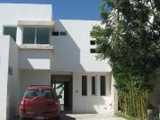 Casa en Venta en Lomas de Angelópolis II, Clúster con...