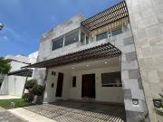 Casa en venta en Lomas de Angelopolis II, Zona Azul 3...